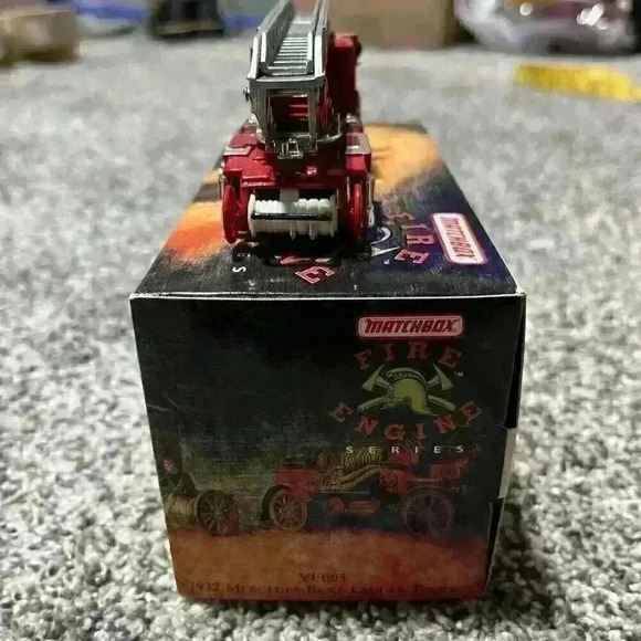 Matchbox Models Of Yesteryear Fire Engine YFE05 1932 Mercedes-Benz Ladder Truck - Picture 3 of 12